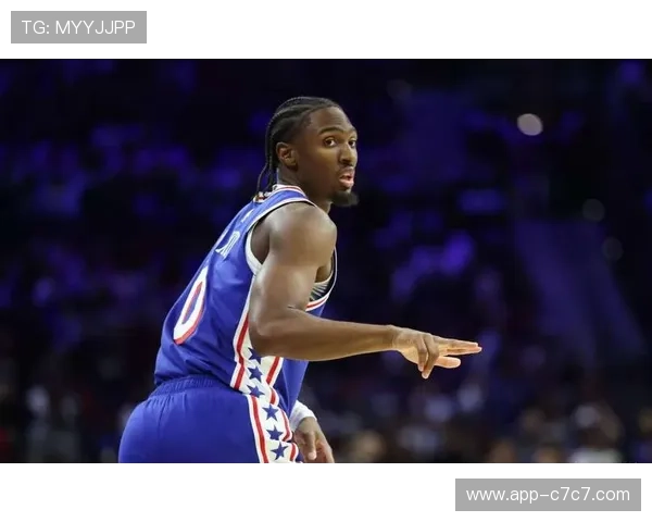 爵士公牛对决末节，马尔卡宁关键三分定胜局